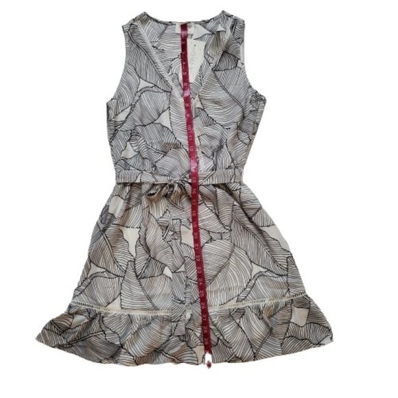 Sienna Sky Women's Leaf Print Surplice Ruffled Short Dress Size Small NWT - Picture 15 of 15